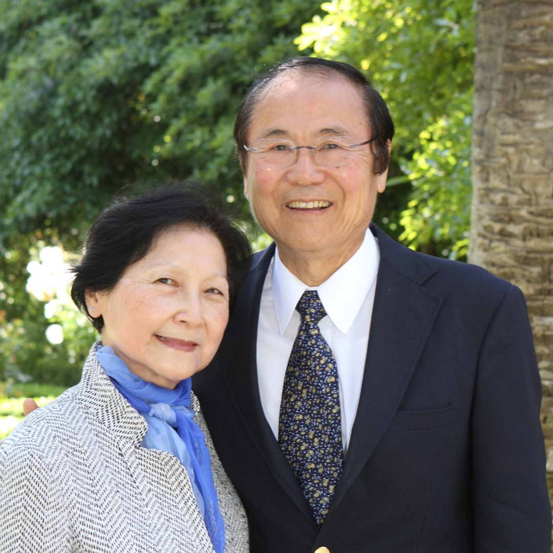 Chancellor Henry T. Yang H ’01 and Mrs. Dilling Yang H ’01